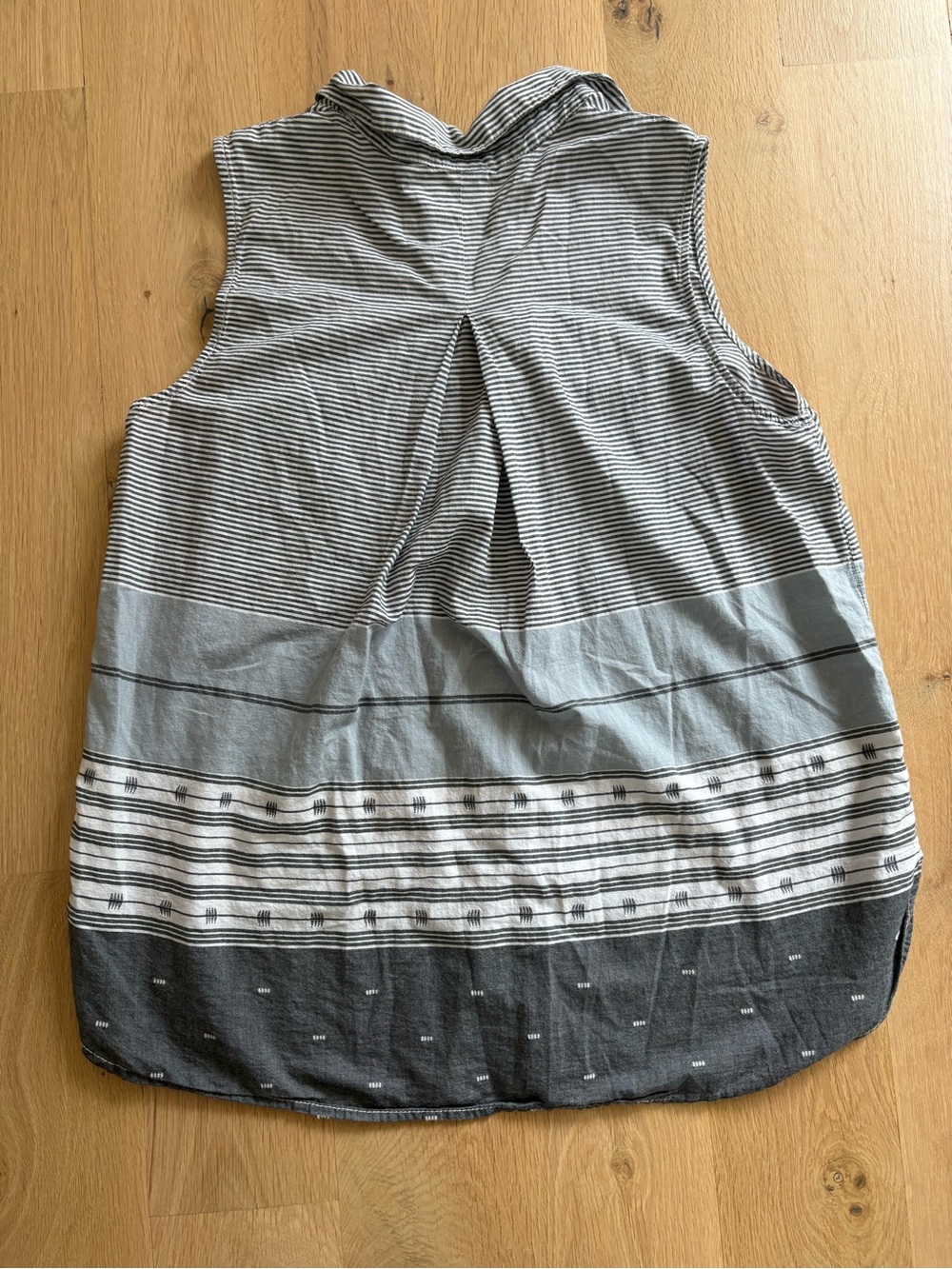 Faded Glory Sleeveless Striped Button-Up Top - Picture 2 of 9